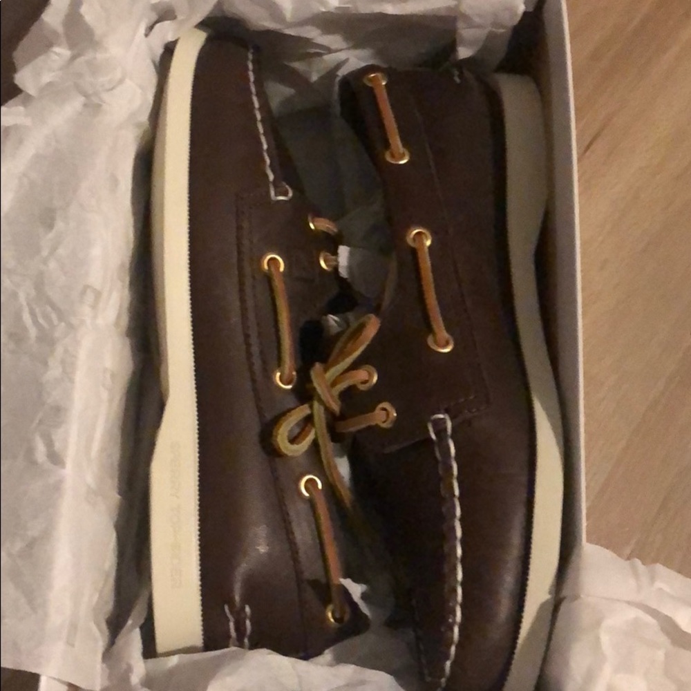 BRAND NEW SPERRYS!
